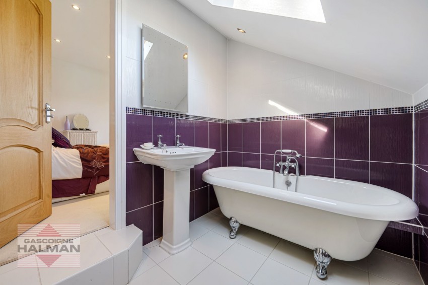 Images for Brookwood Avenue, Sale, M33