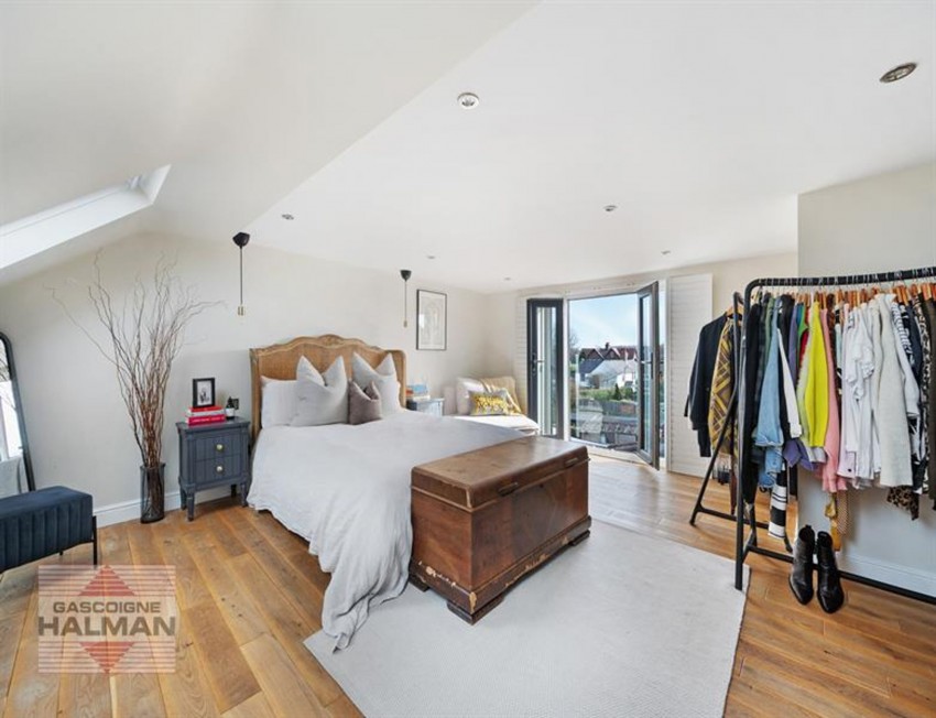 Images for Kingston Drive, Sale, M33