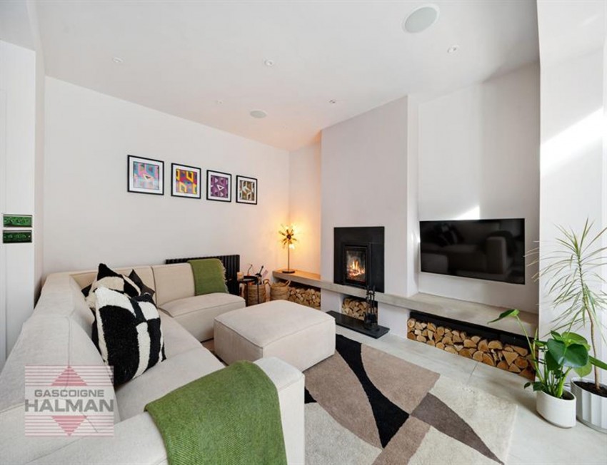 Images for Kingston Drive, Sale, M33