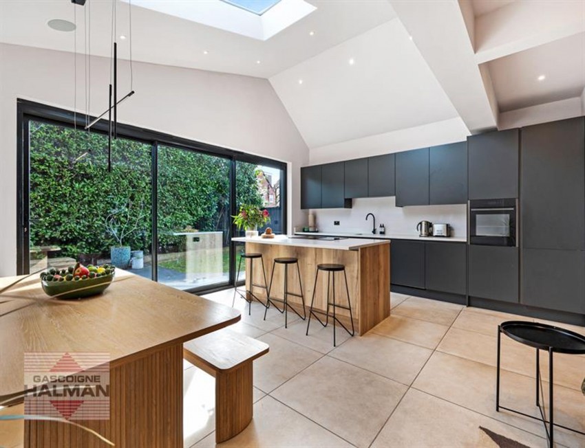 Images for Kingston Drive, Sale, M33