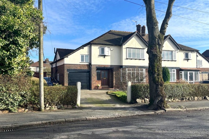 Harboro Road, Sale, M33