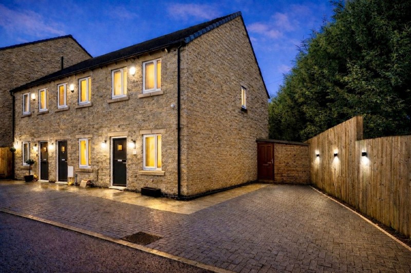 John Walton Close, Glossop, SK13