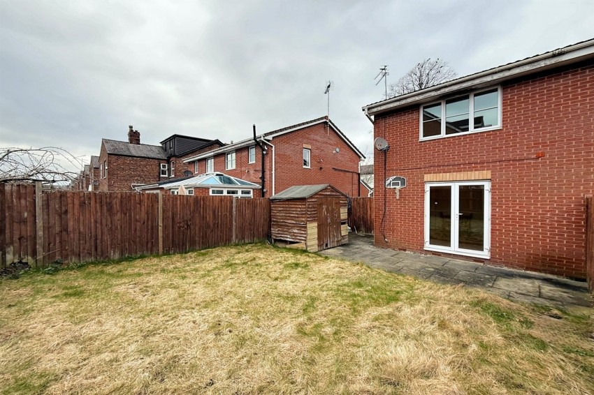 Images for Urban Road, Sale, M33