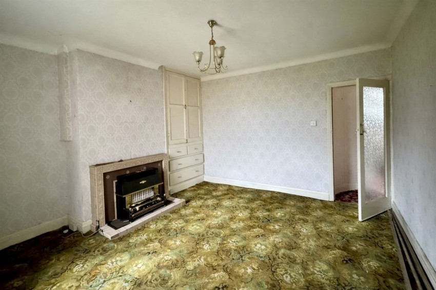 Images for Primrose Crescent, Glossop, SK13