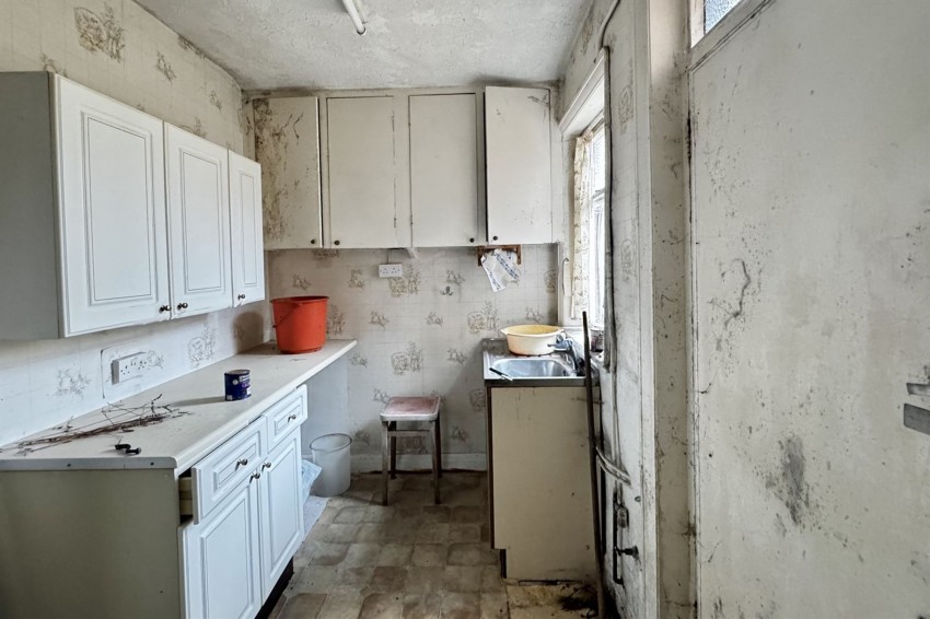 Images for Primrose Crescent, Glossop, SK13