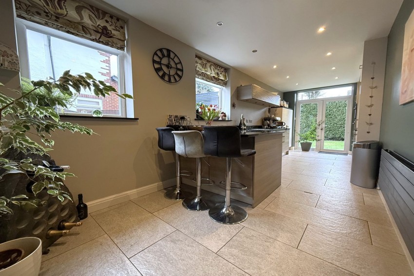 Images for Swaylands Drive, Sale, M33