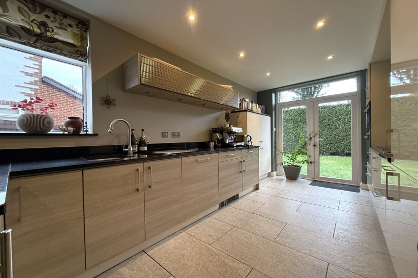 Images for Swaylands Drive, Sale, M33