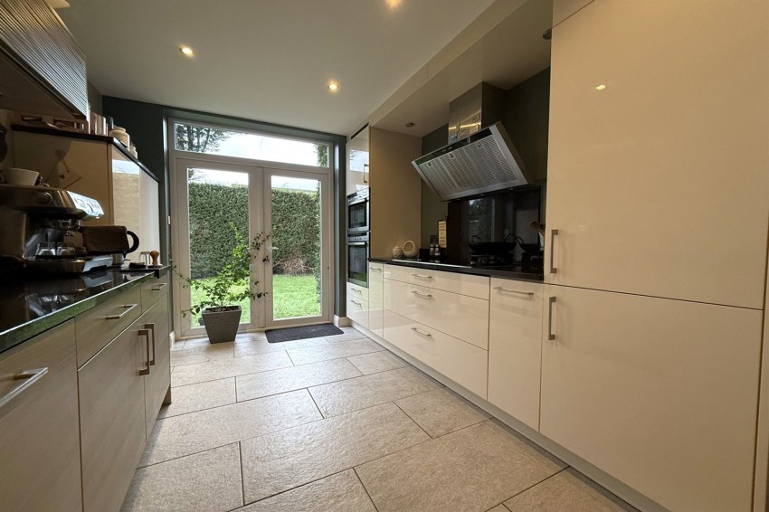 Images for Swaylands Drive, Sale, M33