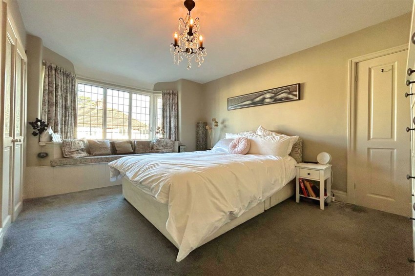 Images for Swaylands Drive, Sale, M33