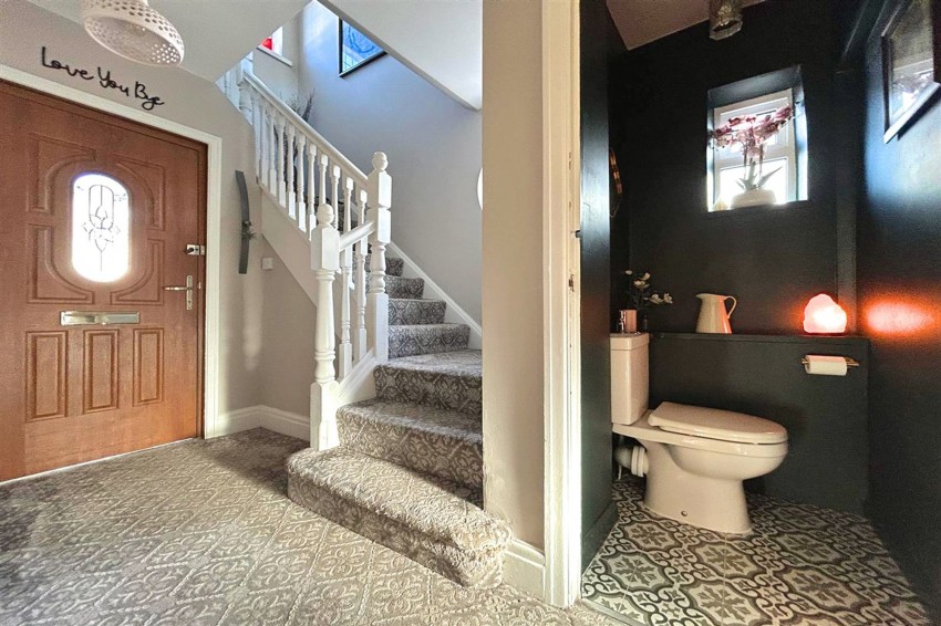 Images for Swaylands Drive, Sale, M33