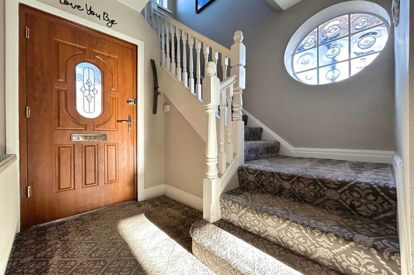 Images for Swaylands Drive, Sale, M33