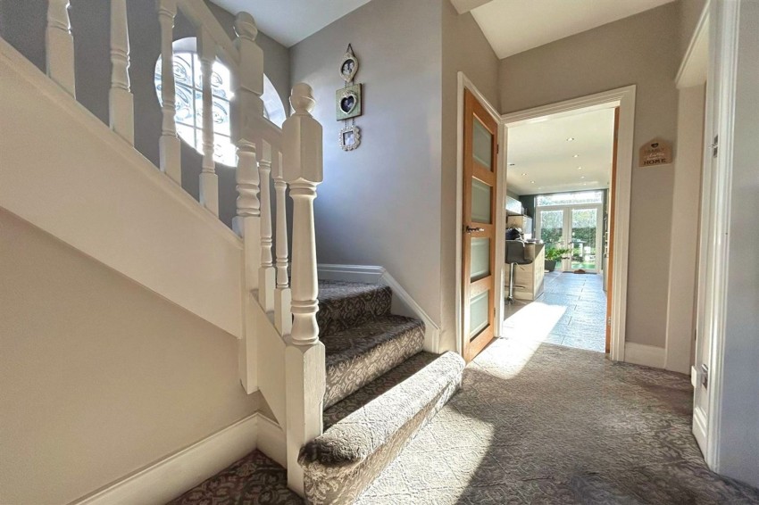 Images for Swaylands Drive, Sale, M33