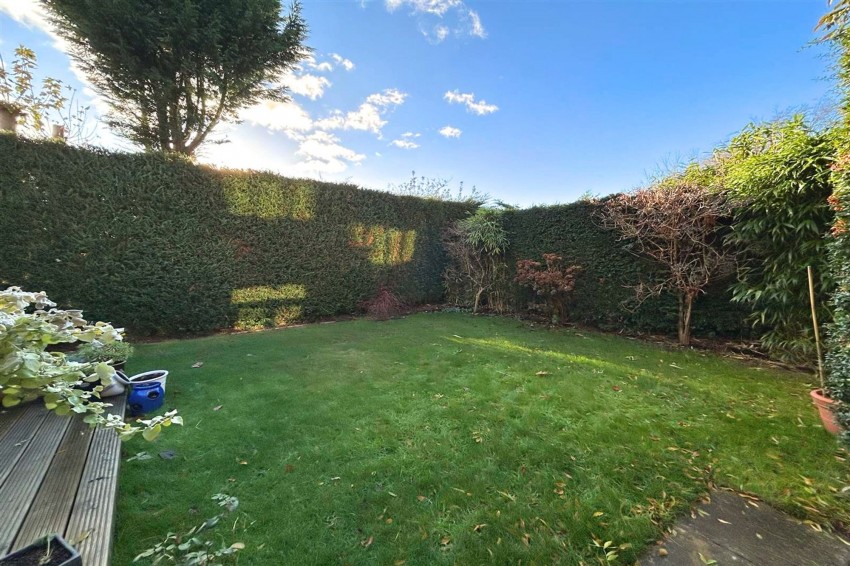 Images for Swaylands Drive, Sale, M33