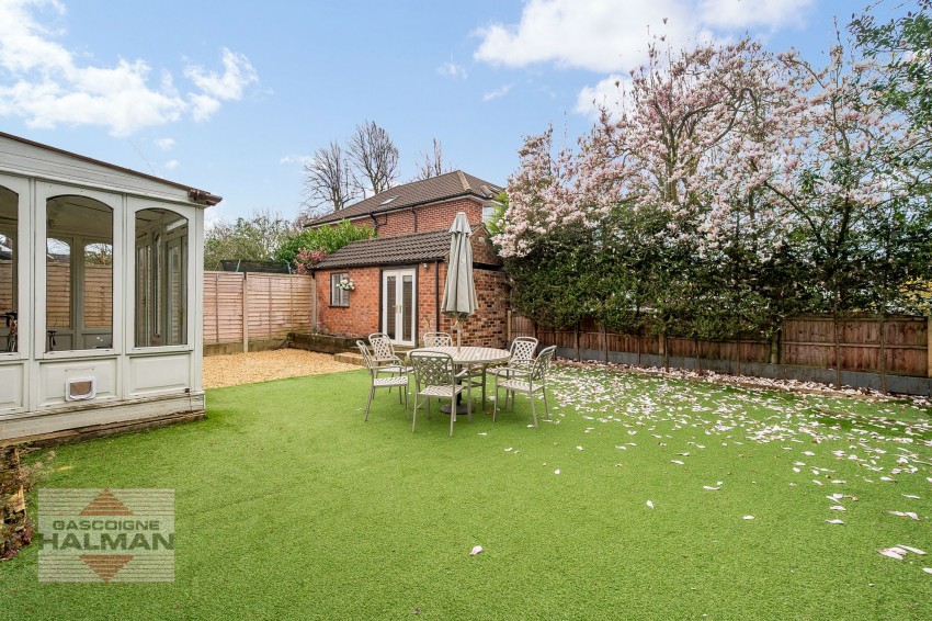 Images for Broad Road, Sale, M33