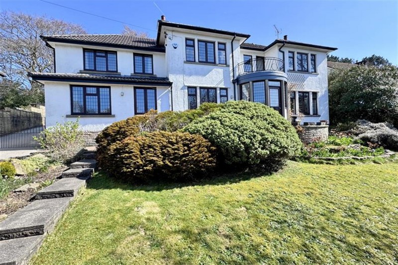 Royle Avenue, Glossop, SK13