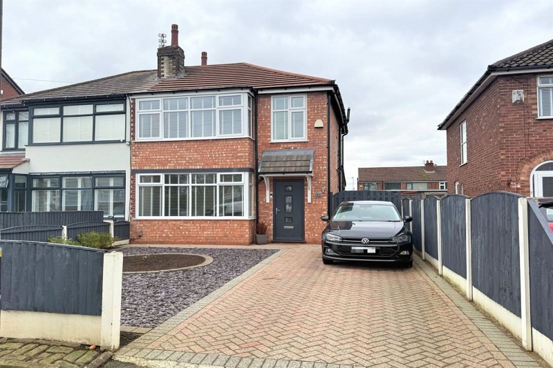 Carrington Lane, Sale, M33