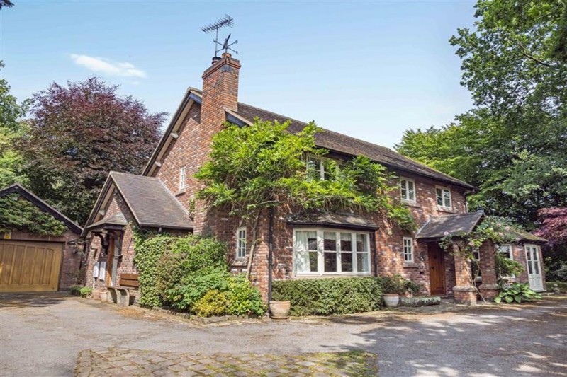Woodlands Crescent, High Legh, WA16