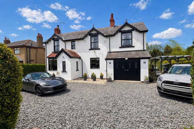 Long Lane, Charlesworth, SK13