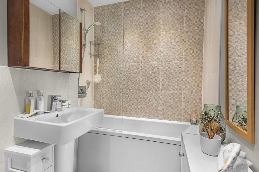 Images for Bridge Meadow, Lymm, WA13