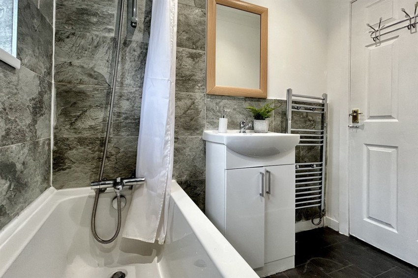 Images for New Hey Road, Cheadle, SK8