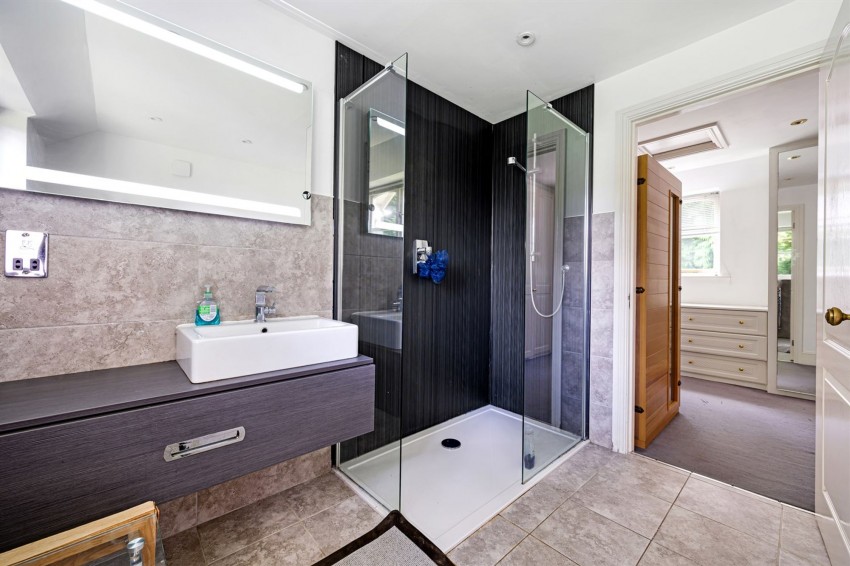 Images for Bollinway, Hale, WA15