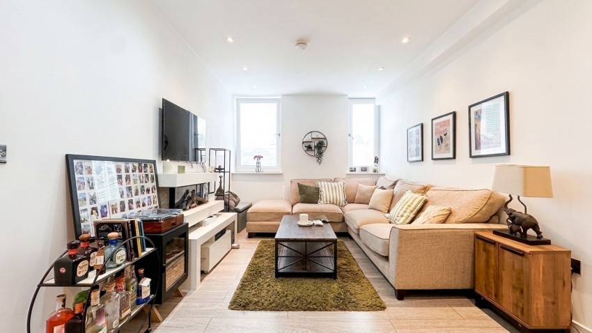Images for Queensway, Poynton, SK12