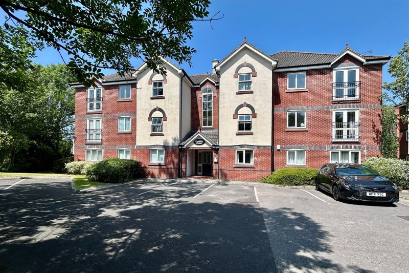 Downes Way, Keswick Court, M22