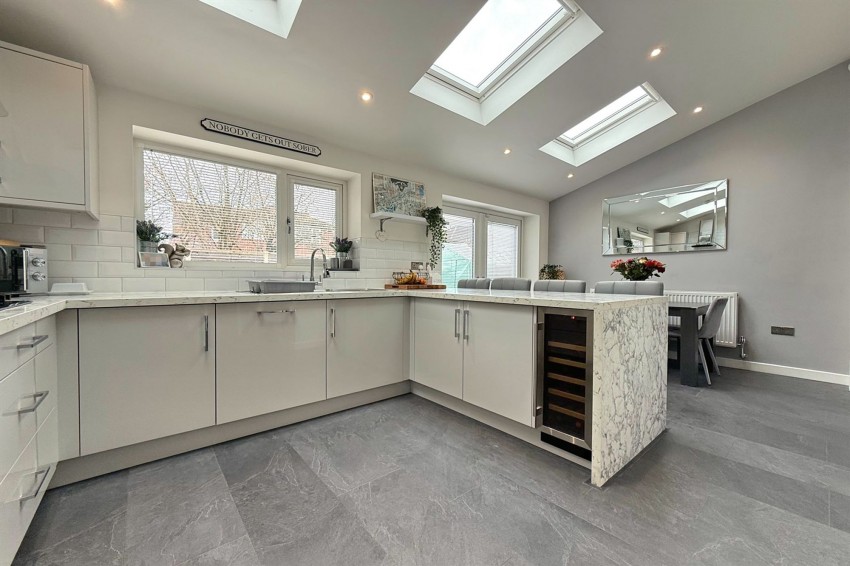 Images for Newlyn Drive, Sale, M33