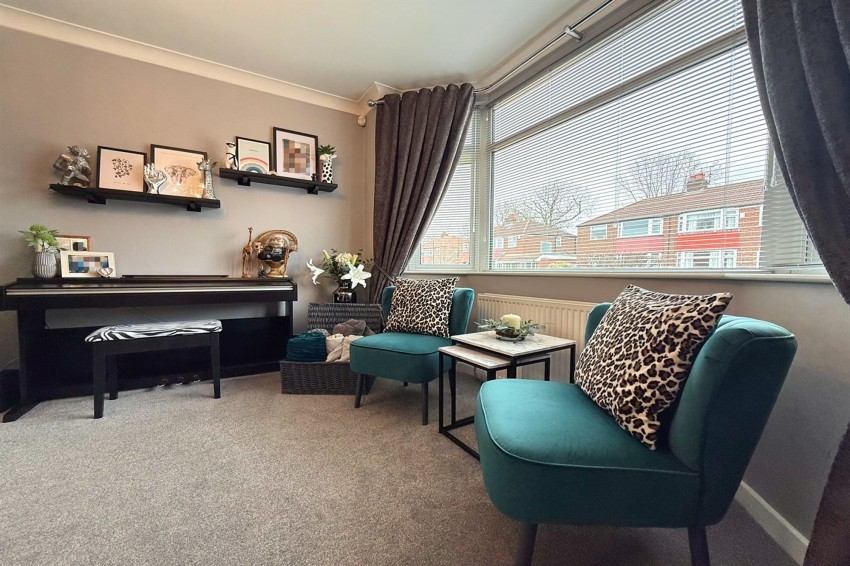 Images for Newlyn Drive, Sale, M33