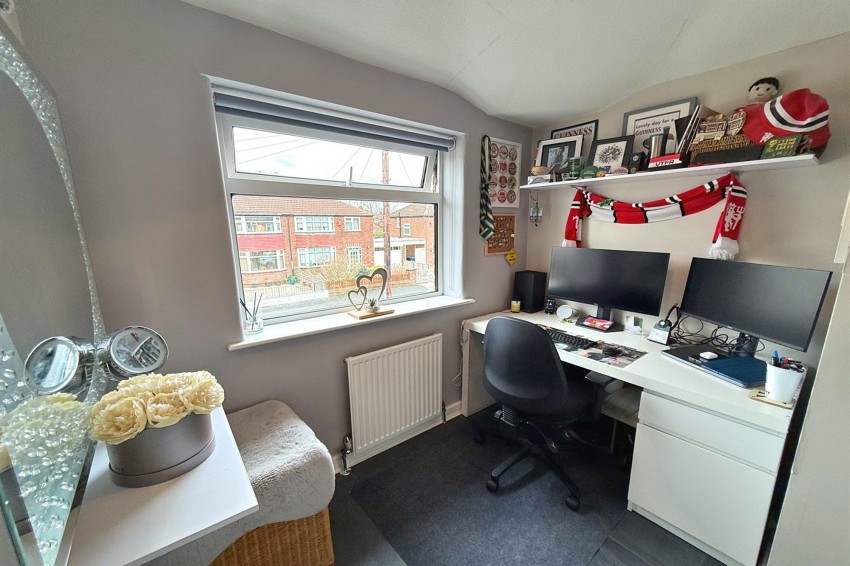 Images for Newlyn Drive, Sale, M33