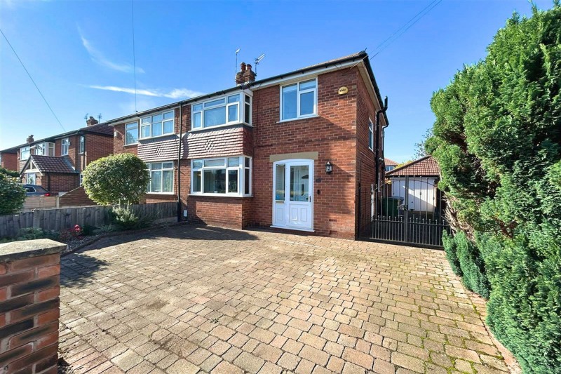 Shrewsbury Road, Sale, M33