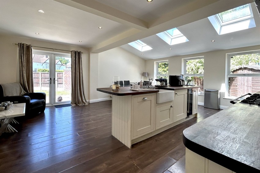 Images for Queensway, Heald Green, SK8