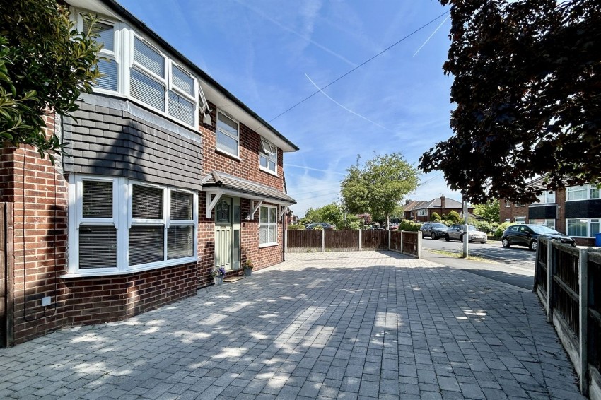 Images for Queensway, Heald Green, SK8