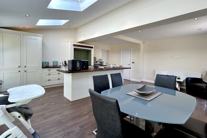 Images for Queensway, Heald Green, SK8