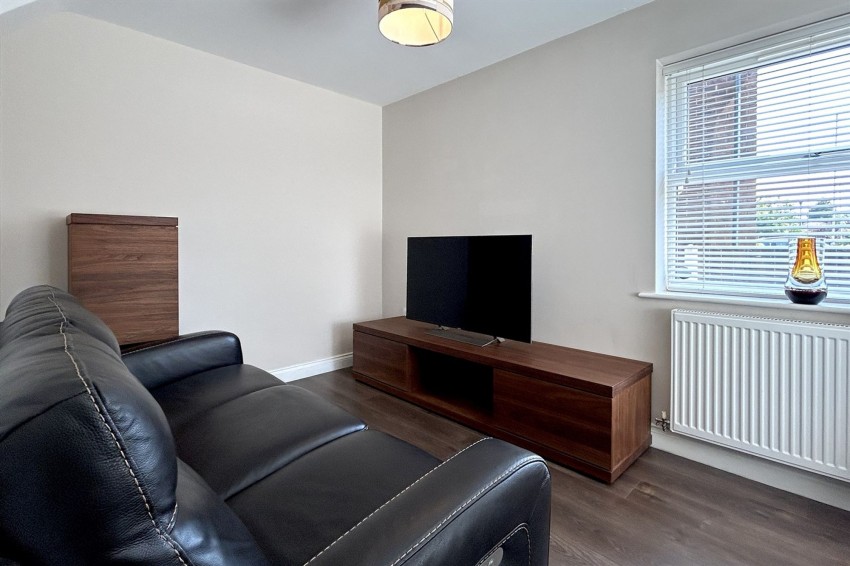 Images for Queensway, Heald Green, SK8