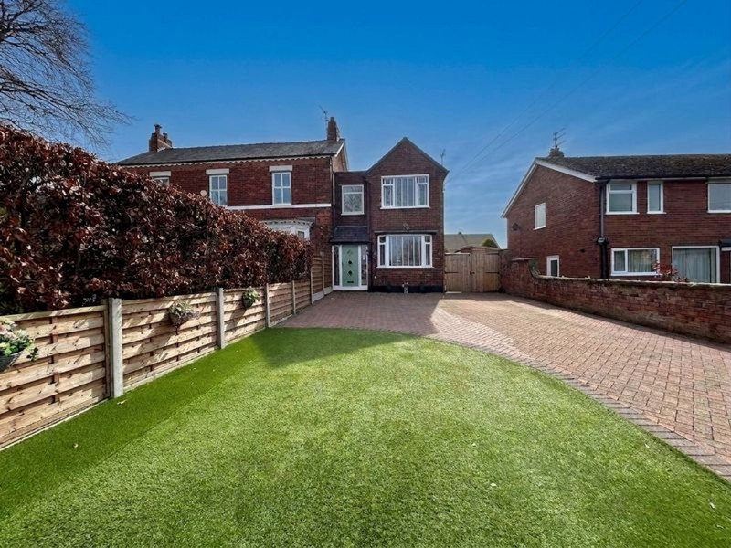 Middlewich Road, Holmes Chapel, CW4