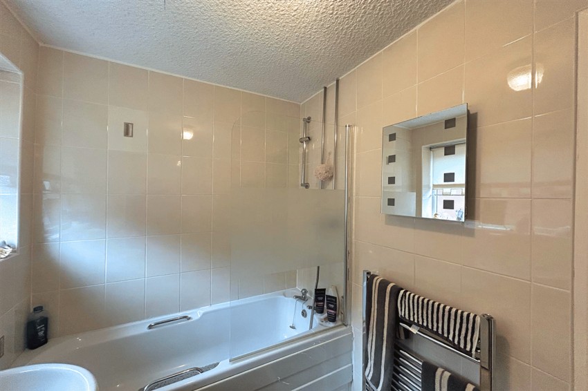 Images for Stoneleigh Avenue, Sale, M33