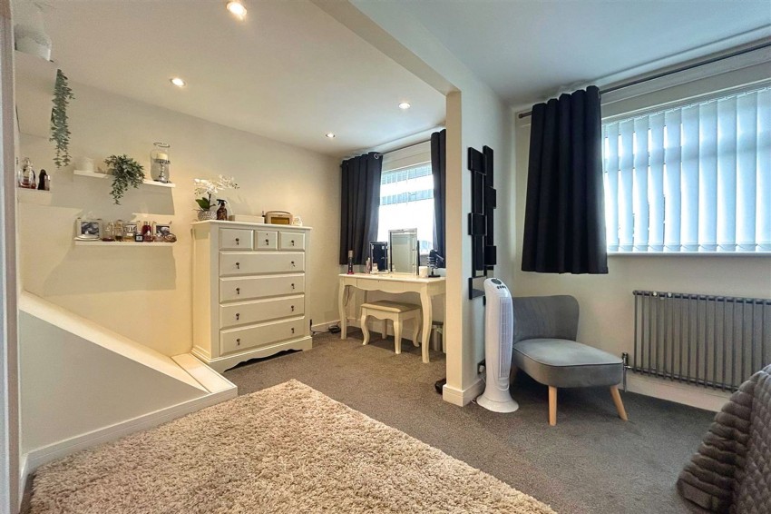 Images for Stoneleigh Avenue, Sale, M33