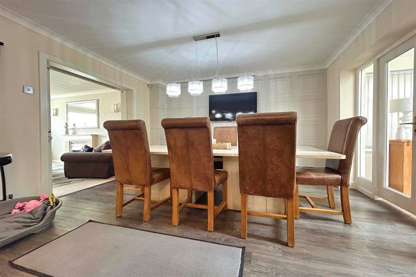 Images for Stoneleigh Avenue, Sale, M33