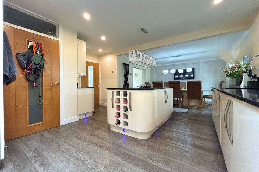 Images for Stoneleigh Avenue, Sale, M33