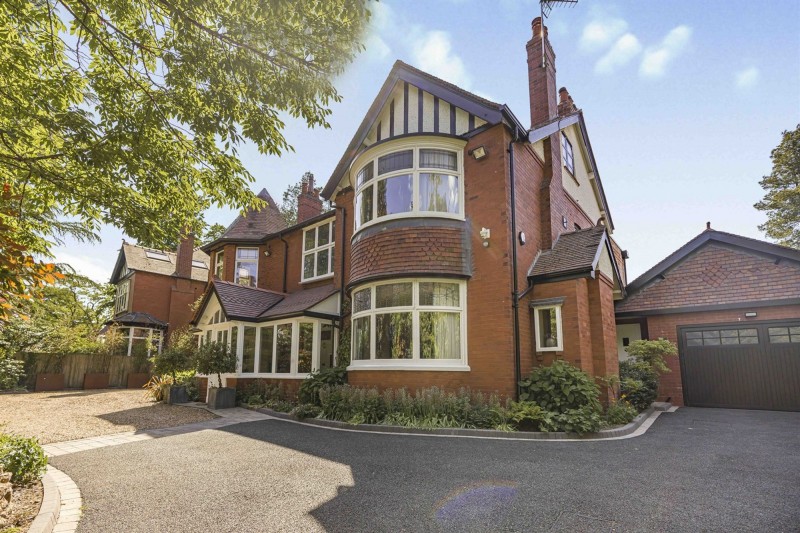 Alan Drive, Hale, WA15