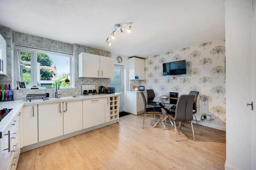 Images for Stoneleigh Avenue, Sale, M33
