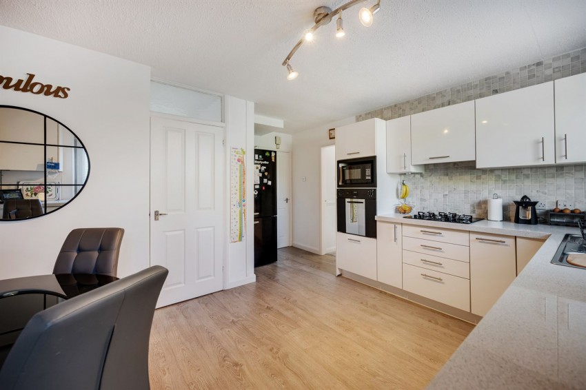 Images for Stoneleigh Avenue, Sale, M33