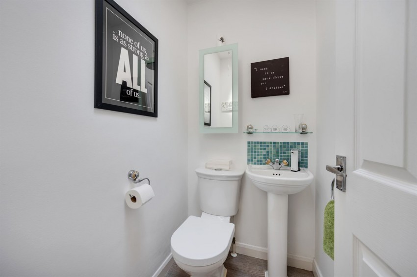 Images for Stoneleigh Avenue, Sale, M33