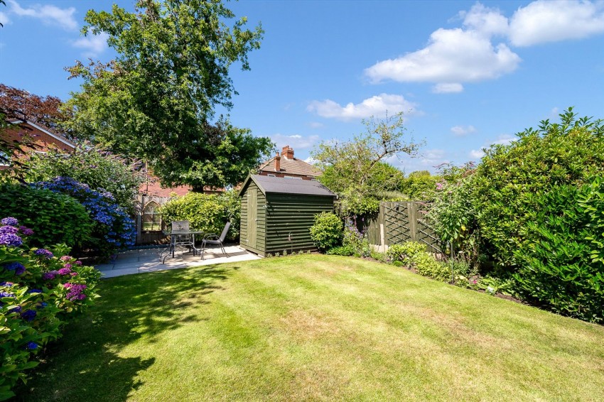 Images for Stoneleigh Avenue, Sale, M33