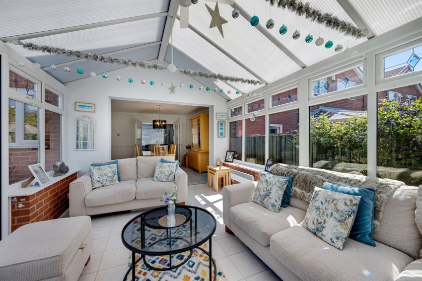 Images for Stoneleigh Avenue, Sale, M33