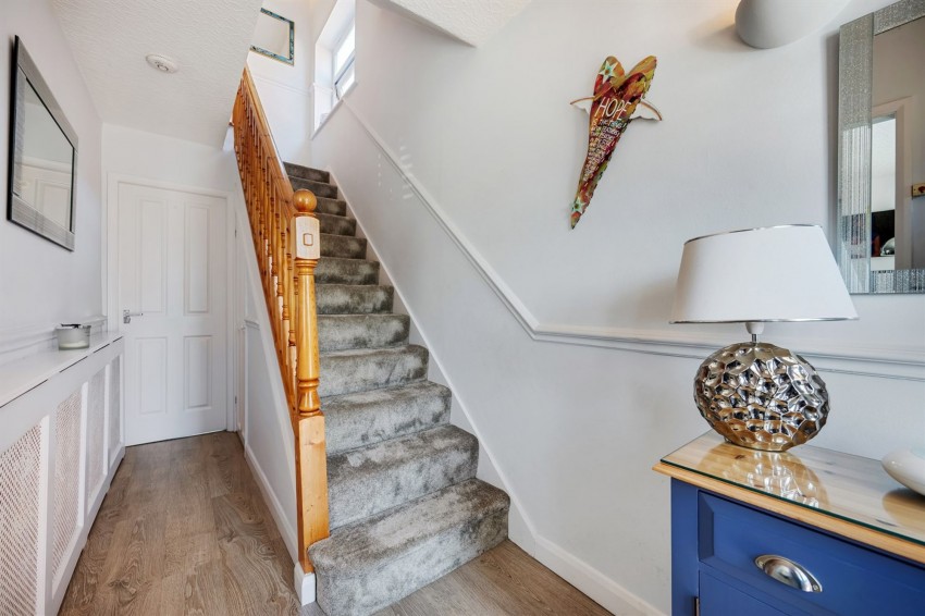 Images for Stoneleigh Avenue, Sale, M33