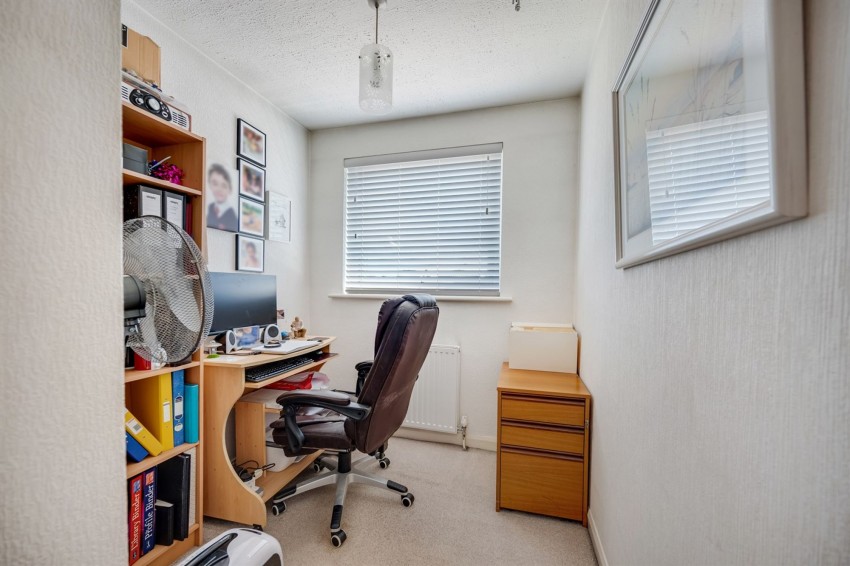 Images for Stoneleigh Avenue, Sale, M33