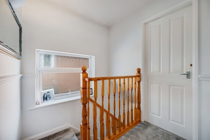 Images for Stoneleigh Avenue, Sale, M33