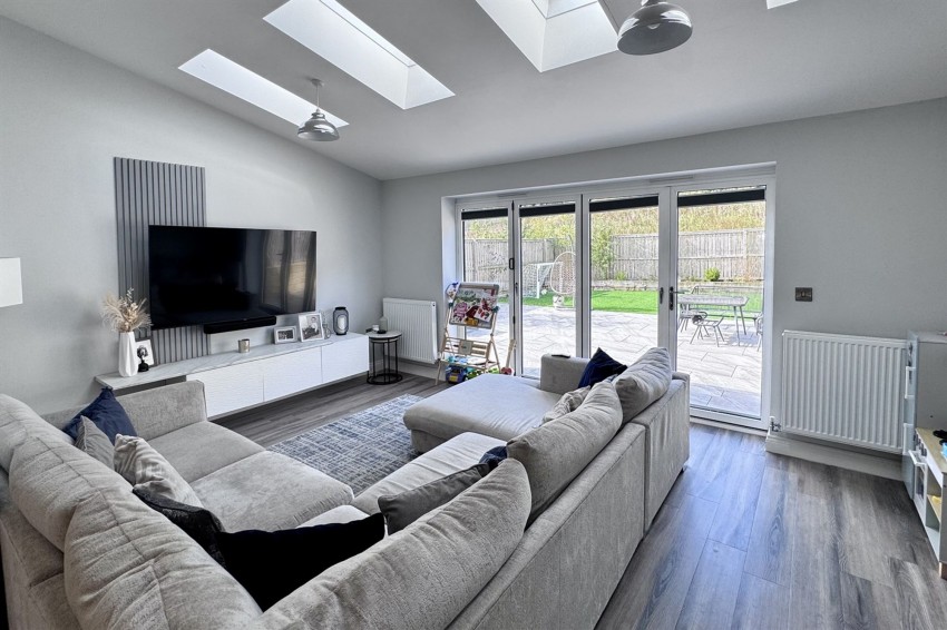 Images for Hawkshead Road, Glossop, SK13